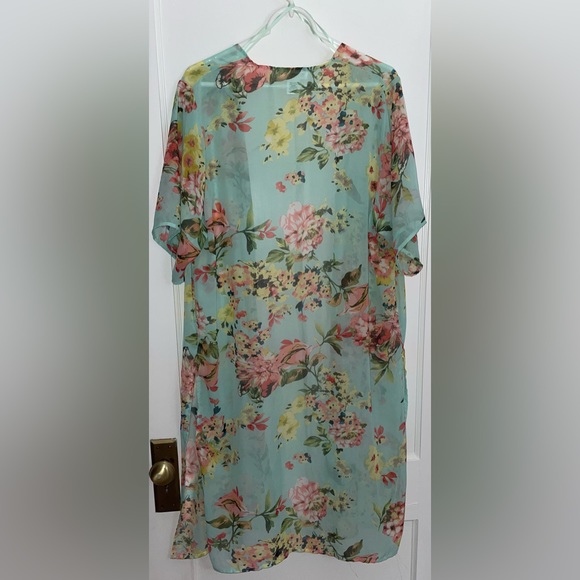 Say What? Teal Floral Kimono/Bathing Suit Coverup - Size: M - Picture 2 of 3